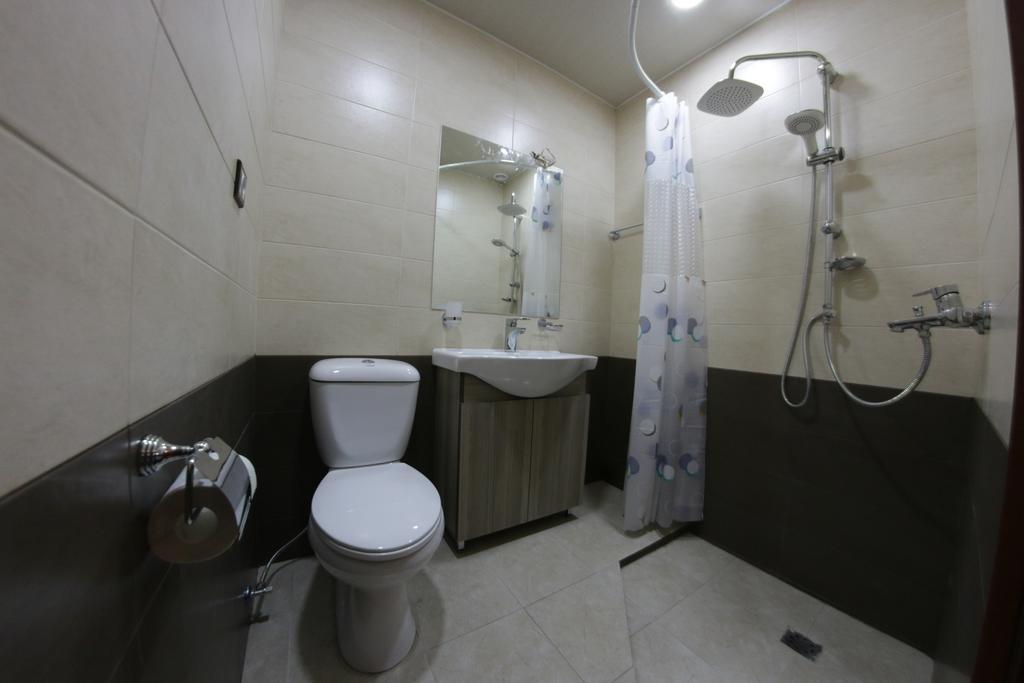 Shara Talyan Guest House & Tours Ereván Habitación foto