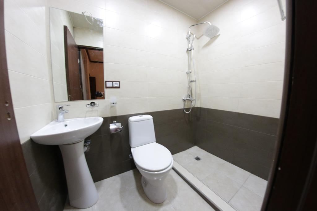 Shara Talyan Guest House & Tours Ereván Habitación foto